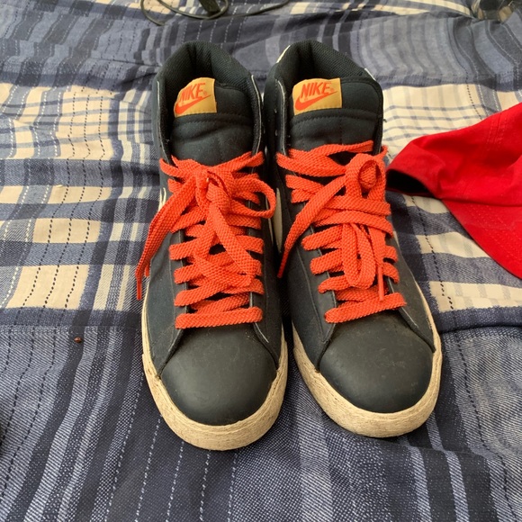 Limited Edition Nike’s - Picture 2 of 3